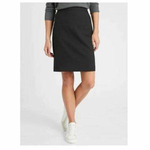 Banana Republic Black Pencil Skirt Lined Washable 4 NWT - Measures Provi…